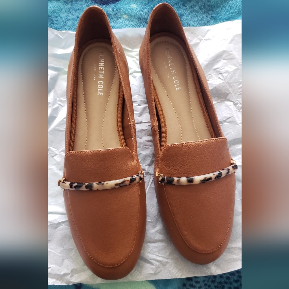 Kenneth Cole New York Balance Loafer with Resin Bar Accent - 9 M - New